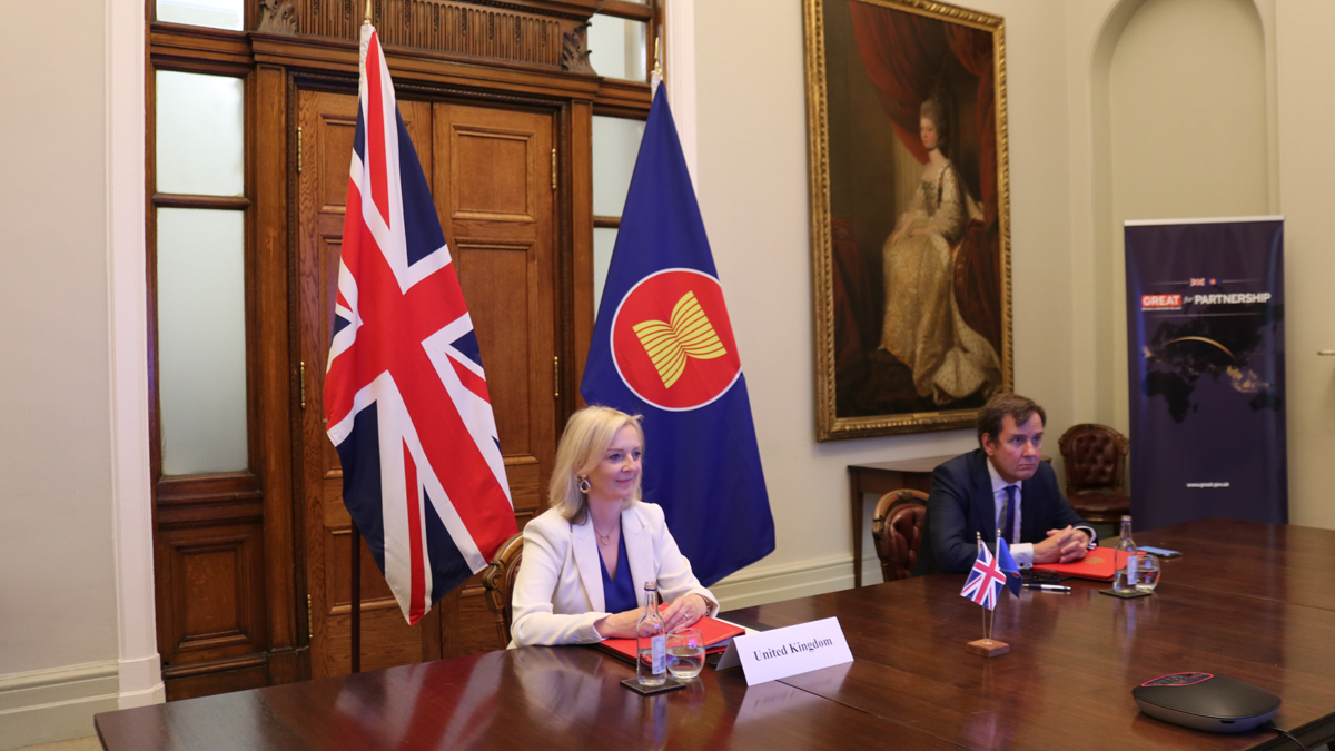 Secretary-of-State-for-International-Trade-Liz-Truss-left-and-Minister-of-State-for-Trade-Policy-Greg-Hands-right-joins-the-first-UK-ASEAN-Economic-Dialogue